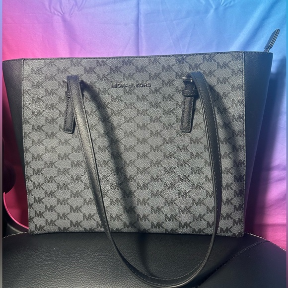 Michael Kors Handbags - Women’s Michael Kors Brand Medium Jet Set Travel Tote Purse MK black & Grey Logo